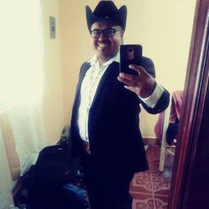 Meet your Posher, Adan